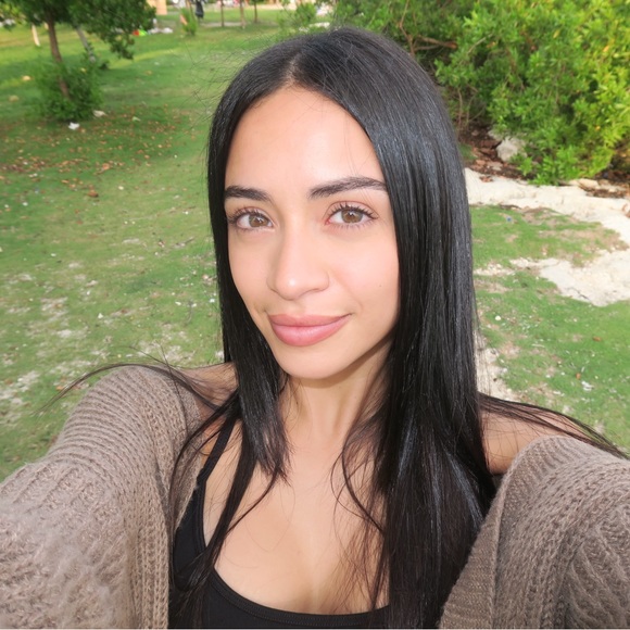 Meet your Posher, Leslie - Picture 1 of 1